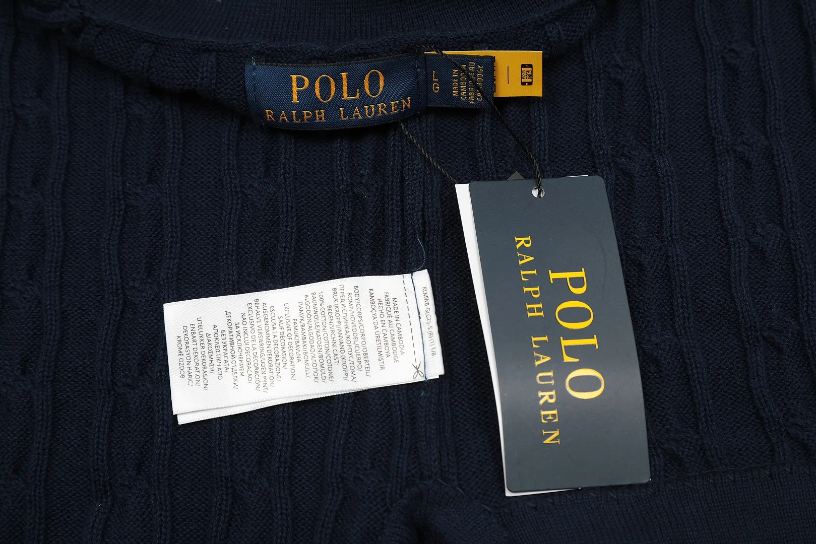 🅿️176 "Top quality" Style number: DS022# (not off the shelves all year round) [Ralph Lauren POLO lapel solid color pony embroidered logo knitted short sleeves] ✅Ralph Lauren Ralph Lauren classic basic versatile all-season cardigan knitted short sleeves ✅Main supplier platform live broadcast Wholesale entities Replenish when out of stock Not off the shelves ✅ZP quality 1:1 version Scan the code to enter the GF website Counter quality ✅Details and quality are the only one in Guangzhou. Imported quality cotton yarn focuses on high-end and cost-effective. Needless to say good quality. ✅The version is restored to the original order. The maximum size can be worn up to 160 pounds. Loose, comfortable and stress-free.